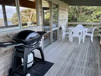 Perfect Waterfront Escape in Marlo | Balcony Views & Nature All Around - โฮมสเตย์