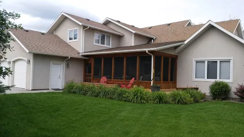 Country Elegance on 1.4 acres, subdivision common access to Yellowstone River - 4성급