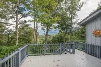 Alpine Bliss - Walk to slopes, dog friendly, fenced yard! - 4-stjärniga