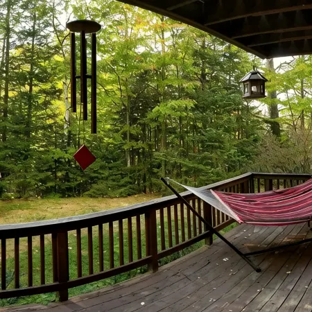 Incredible Riverside Getaway in the White Mountains - Central Location