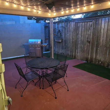 Clean 2-Bd Townhome in Quiet Neighborhood Close to All That B/CS Offers.