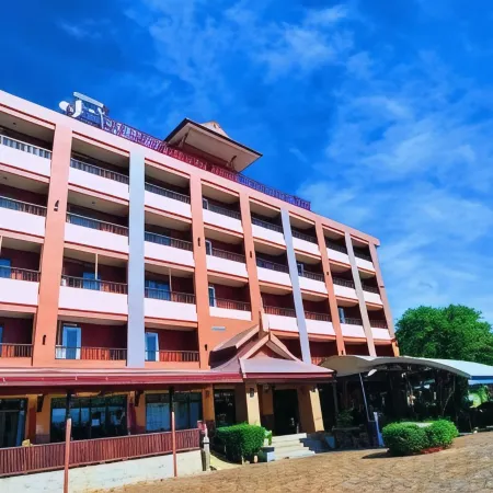 Rayong Lanna Hotel