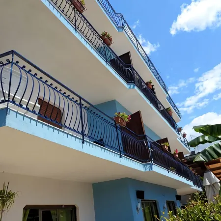 ChrisMare Hotel