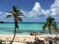 Key Lime Cottage 2 Bedroom Home - parking