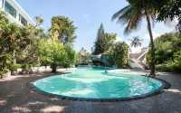 Hotel Apita Cirebon - Pools