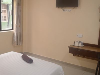 SOUTH BAY HOTEL