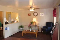 Rocky River Inn - Parkplatz