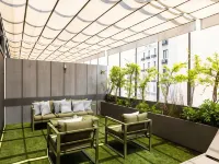 Charm Flats Hotels near Av. Liberdade