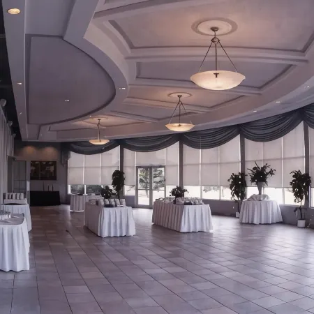 Chateau Louis Hotel & Conference Centre