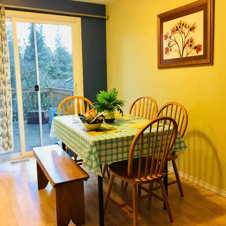Nice & Cute 4B2B w 2TVs| Peaceful Bright Retreat