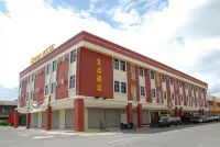 Queen Hotel 케닌가우 호텔