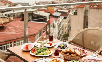 Tryp by Wyndham Istanbul Taksim