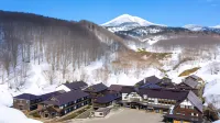 Sukayu Onsen Ryokan Hotels near Hakkōda Mountains