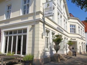 Konig`s Hotel am Schlosspark