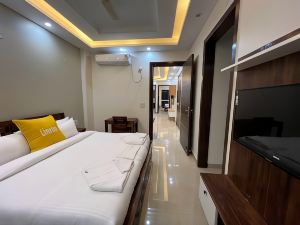 Lime Tree 2 BHK Serviced Apartment Golf Course