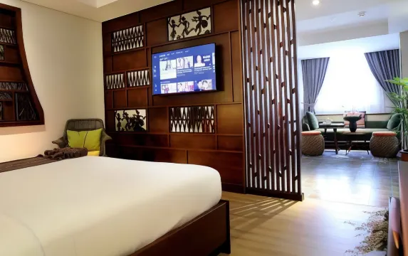 Suite With City View