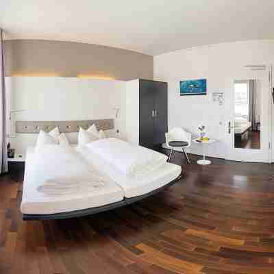V8 Hotel Classic Motorworld Region Stuttgart Rooms