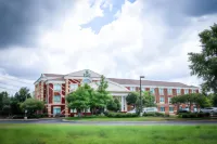 Holiday Inn Express & Suites Memphis/Germantown