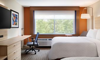 Holiday Inn Express & Suites Dallas Market Ctr - Love Field