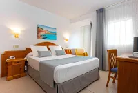 Valentin Reina Paguera - Adults Only Hotels near Platja Palmira