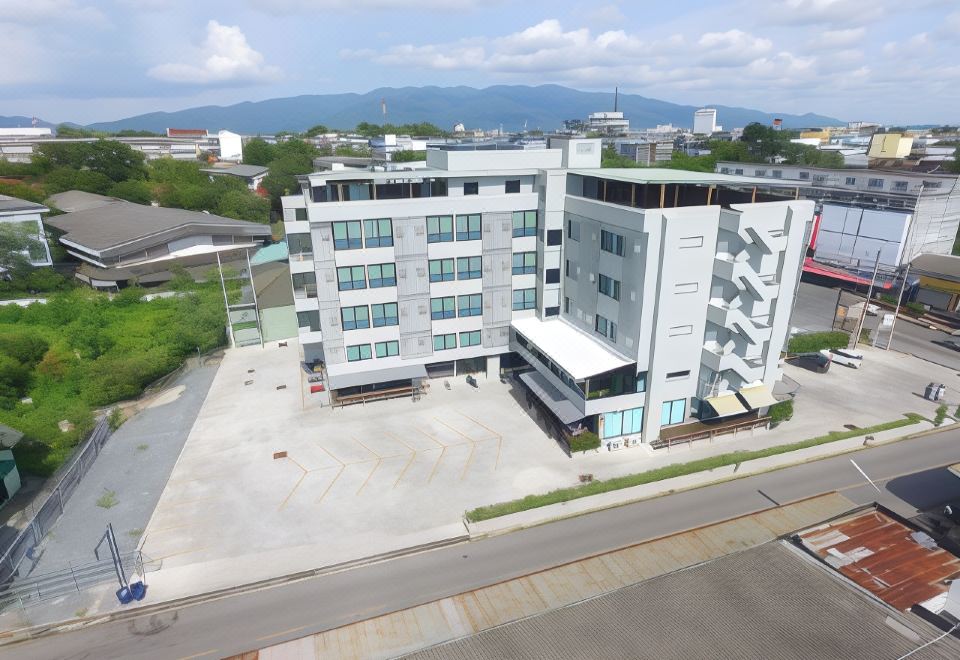 Chanthaburi Center Hotel - Housity