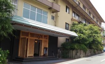 Yugawara Onsen Kawasegien Isuzu Hotel