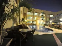 EASTYARD Dammam - Rooftop Pools