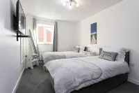 Beautifully Designed 3 Bed House - in Manchester