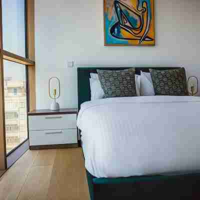 Phaedrus Living: 360 Tower Luxury Flat Rooms