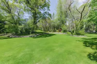 The Lindsay Lodge