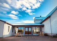 Paradise Cave Hostel & Guesthouse Hotels in Holt