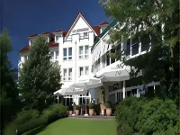Court Hotel Отели в г. Бад-Ротенфельде