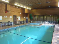 Ramada by Wyndham Kelowna Hotel & Conference Center - Pools