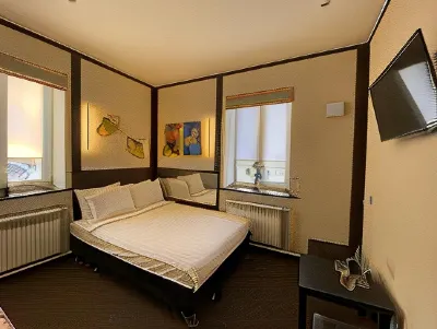 Dekabrist Na Promyishlennoj 60 Hotel  호텔