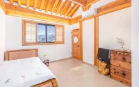 Naju Moon and Star Hanok Pension