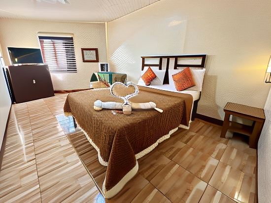 RedDoorz at Elegance Guest House Near Naia T3