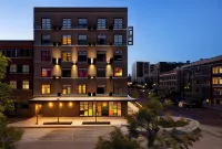 Moxy Omaha Downtown Hotels near Curbside Clothing