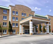 Comfort Inn & Suites Grafton-Cedarburg - Pools