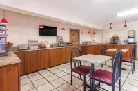Super 8 by Wyndham Germantown/Milwaukee - 2-Star