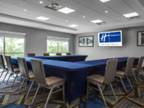 ฮอลิเดย์ อินน์ เอ็กซ์เพรส แอนด์ สวีทส์ แซนฟอร์ด-เลคแมรี่ บาย IHG โรงแรมในแซนฟอร์ด