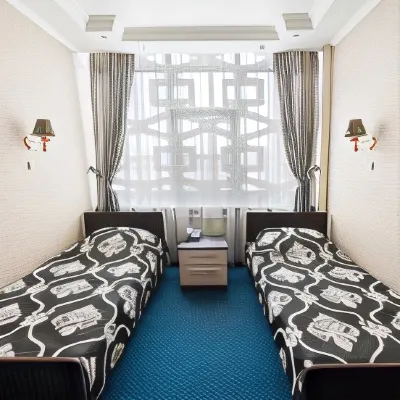 Express Hotel & Hostel