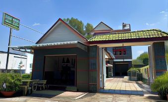 4. Hong Tra..