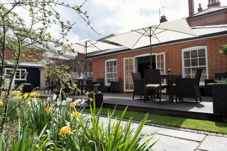 East Walls Hotel Отели в г. Север Мандхэм