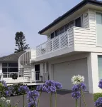 Shutters by the Sea Kiama-Sea Views-Waterfront-Private on Coastal Walk