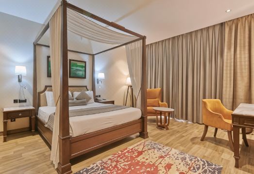 Residency Hotel Fort Over view