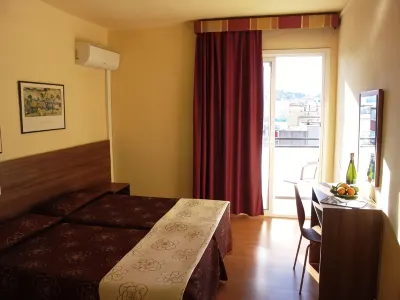Hotel Golden Sand Отели в г. Ллорет-де-Мар