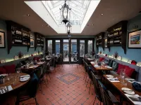 Gilbey's Bar, Restaurant & Townhouse Hotels in Windsor