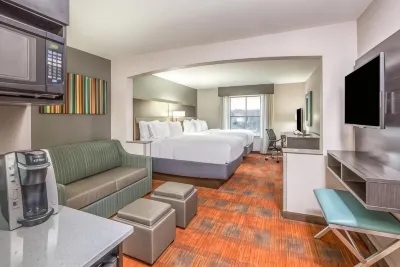 Holiday Inn Express & Suites Shawnee-Kansas City West Hotels near PowerPlay Entertainment Center