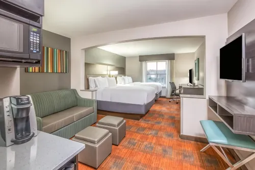 Holiday Inn Express & Suites SHAWNEE-KANSAS CITY WEST by IHG Hotels in Shawnee