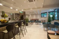 雅典白金客房套房酒店